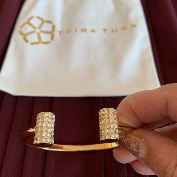 Trina Turk Jewelry - ❤️NEW TrinaTurk Tiffany T 14K Gold Plate Bracelet.